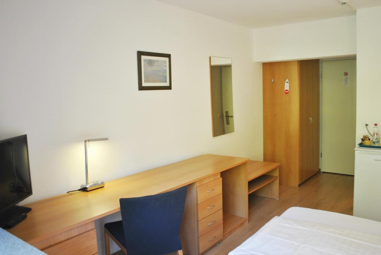 Business Hotel Riverside Duggingen Buitenkant foto